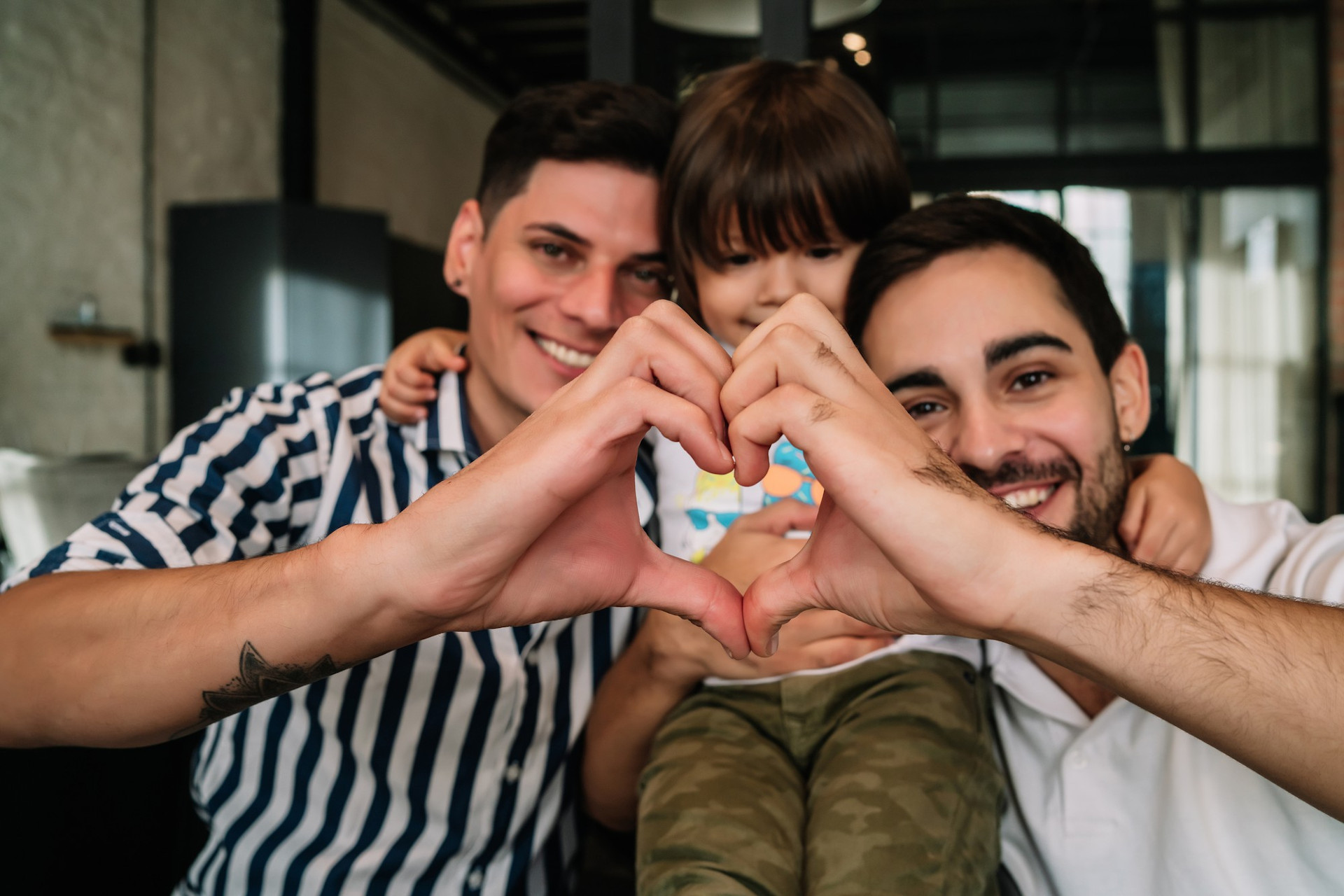 Relaciones familiares y apego seguro